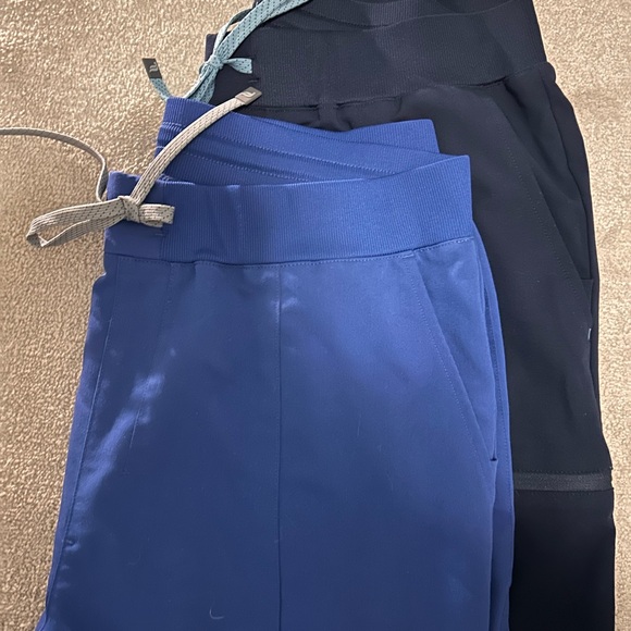 Fabletics Scrubs - Picture 3 of 3